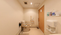 ケアホームの洗面トイレ空間