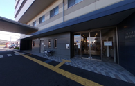 モダンな介護施設の外観