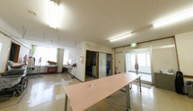 介護施設内の広々とした休憩所
