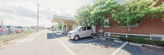 介護施設の駐車場と入口