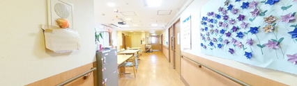 介護施設内の廊下と環境