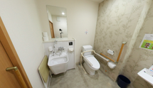 ケアホームのきれいなトイレ設備