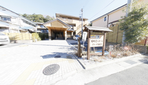 介護施設の外観と周辺環境