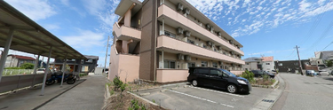 介護施設の外観と近隣地域