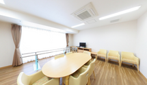 居心地の良い明るい居間