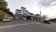 広々とした施設入口