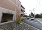 介護施設の入り口と外観
