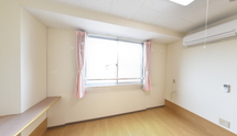 ゆったりとした介護施設の部屋