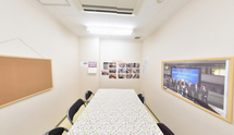 介護施設内の会議室