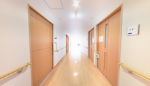 施設内部の廊下