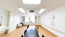 介護施設内の共有エリアの内観