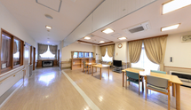 快適な環境の介護施設の内部
