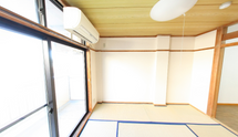 広々とした和室の職場