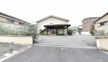 介護施設の外観と入口