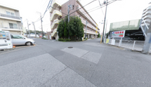 市街地の交通環境と施設外観