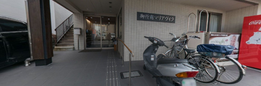 街並みに溶け込む介護施設