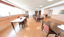 清潔感ある施設の居間