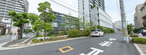 都市型環境の交差点と周辺建物