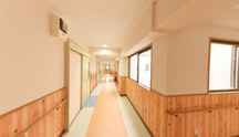 きれいで落ち着いた施設内部