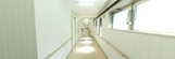 介護施設の廊下の風景