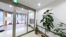 介護施設のエントランスと受付