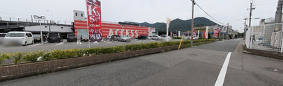 ケア施設外観とアクセス良好な立地