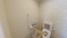 ケアホームの廊下とトイレ設備