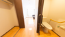 居室と廊下が見える内部