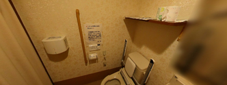 福祉施設内の衛生的なトイレ設備