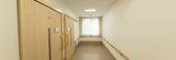 清潔で広々とした廊下