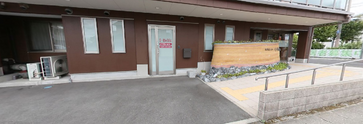 介護施設の外観と周辺環境