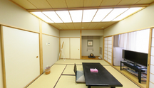 介護施設の和室風居間内部