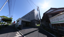 介護施設の入口と周辺