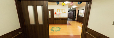 介護施設内の清潔な通路