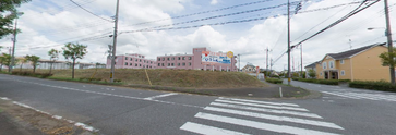 街角の明るい介護施設