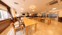 介護施設内の食堂の光景