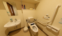 介護施設の清潔なトイレ空間