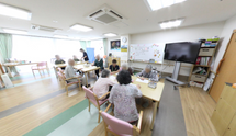 介護施設での穏やかな日常風景