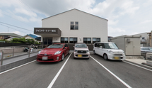 街中の施設外観と環境