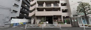 都市型の高齢者施設外観