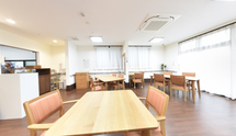 介護施設の居間の内装と配置