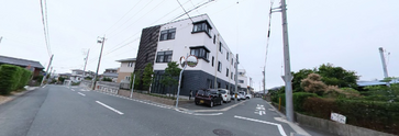 交通の少ない静かな交差点