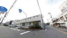 街中の清潔で穏やかな介護施設
