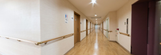 介護施設内部の廊下