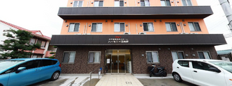 充実設備の仕事場入口