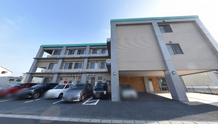 職場の外観と周辺環境