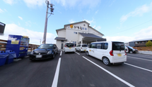 外観が見える施設の全景