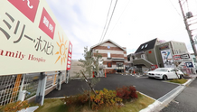 ホスピス前の通りと近隣