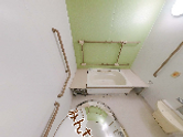明るい浴室  