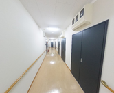 広々とした施設の回廊